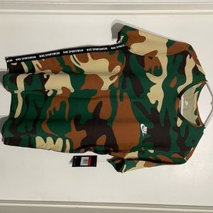 Nike tee
